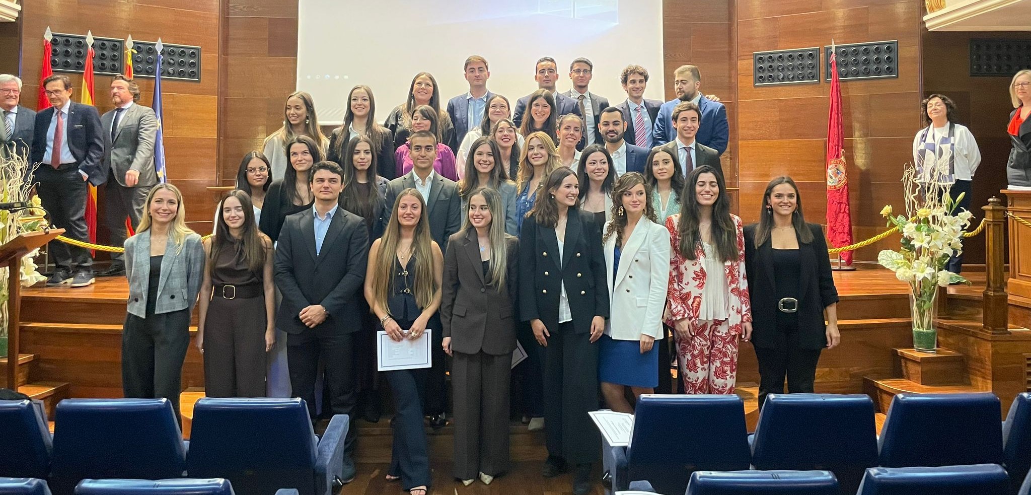 Entrega de diplomas a la primera promoción del Máster Universitario en Abogacía y Procura