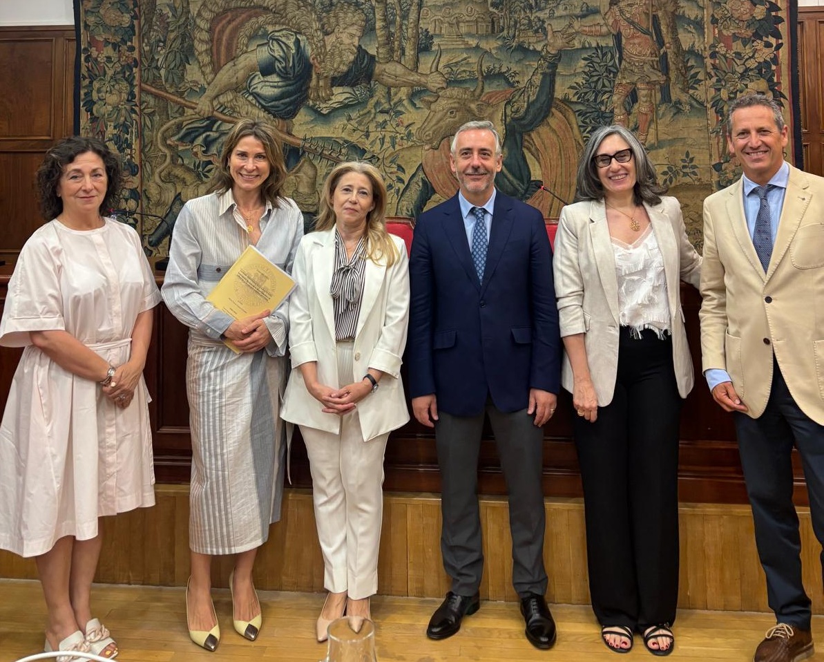 Defensa tesis doctoral Dña. María Nieves Tornos Camacho