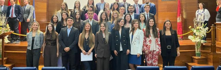 Entrega de diplomas a la primera promoción del Máster Universitario en Abogacía y Procura